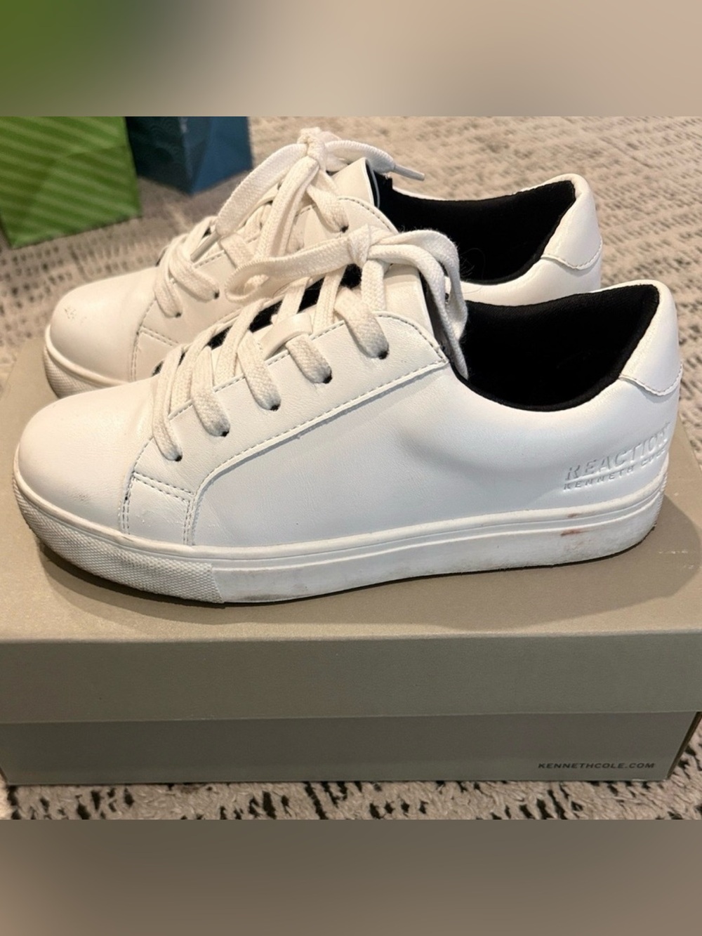 Kenneth Cole Kids White Low-Top Lace-Up Sneakers.